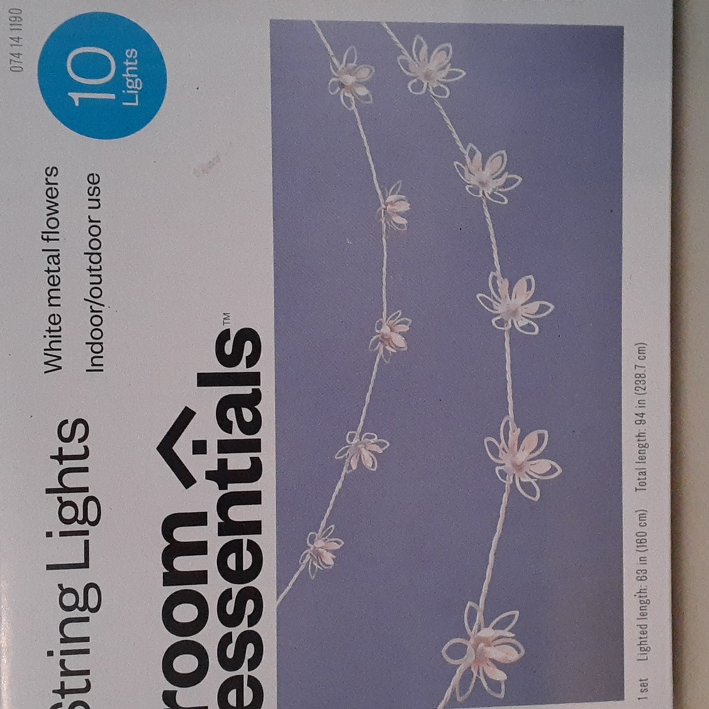 " Room Essentials white flower String Lights - Picture 3 of 3